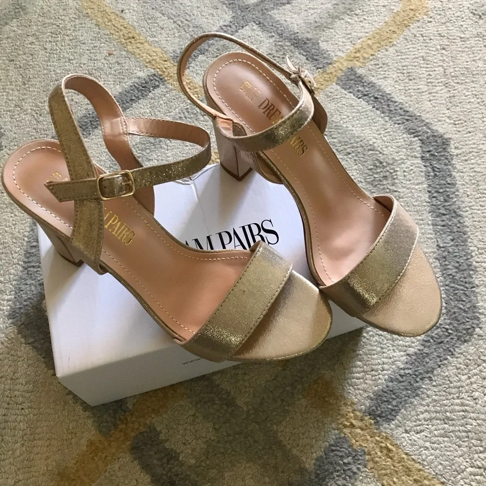 Dream Pairs Gisela-1 NWT Size 8.5 - Picture 3 of 7